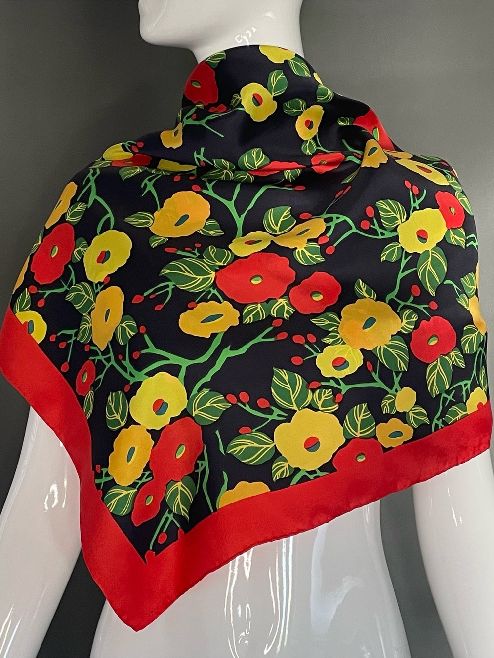 Vintage Scarf Silk Poppy Print 34 In Sq Excellent Condition